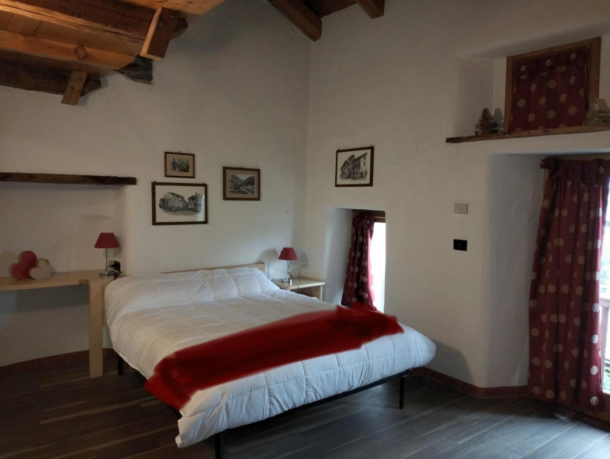 La Mine D'Antan Hotell Ollomont Exteriör bild